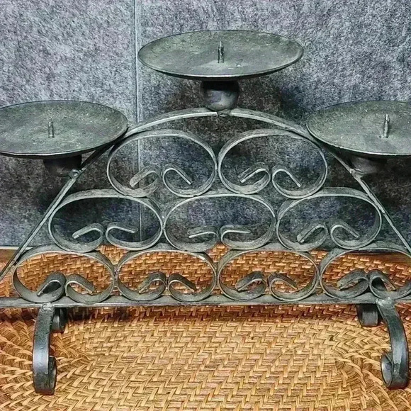 Wrought Iron 5 Candle Holder Scrolled Shape 8.5" Height x 20" Length - Picture 3 of 9